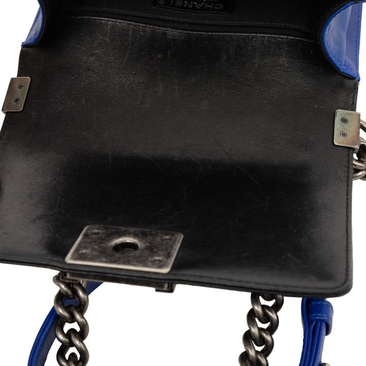 Chanel Bicolore Boy à rabat Petit Cuir d'agneau