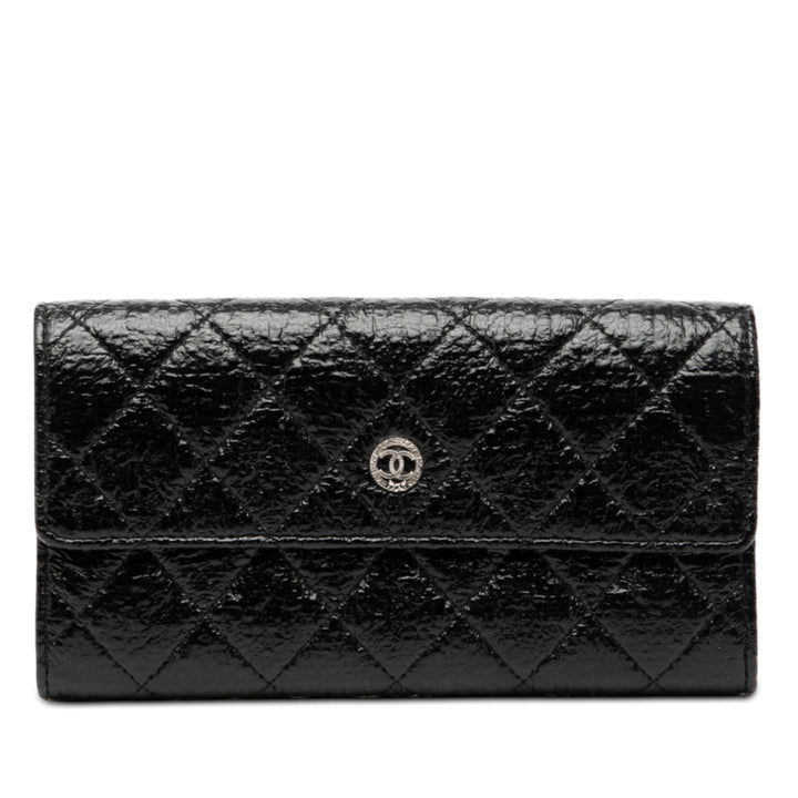 Chanel Distressed Matelassé Cuir verni Brilliant à rabat Portefeuille long