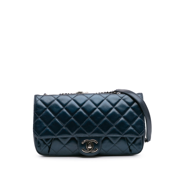 Chanel Quilted Glazed Cuir de veau Coco Pleats Flap Bleu