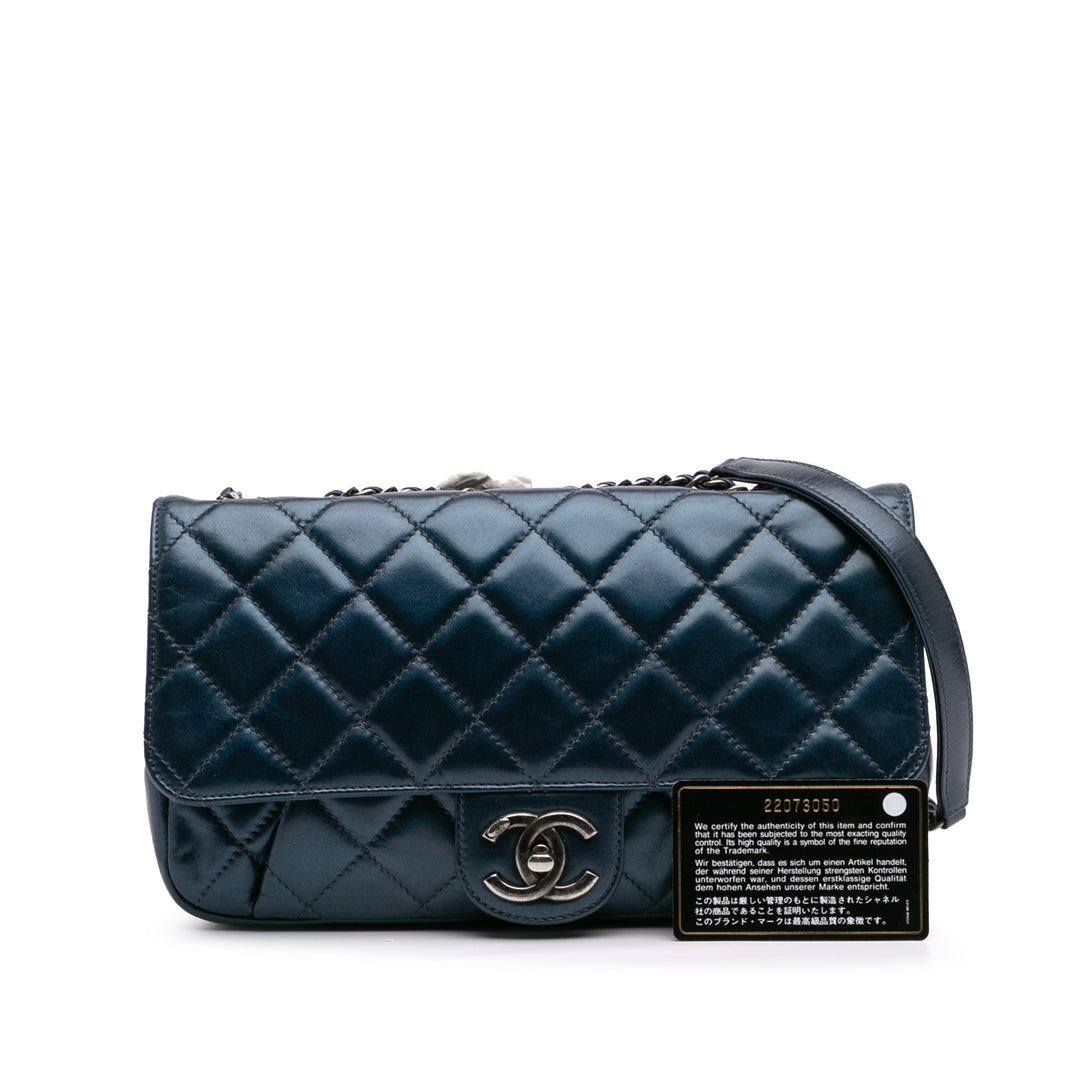 Chanel Quilted Glazed Cuir de veau Coco Pleats Flap Bleu