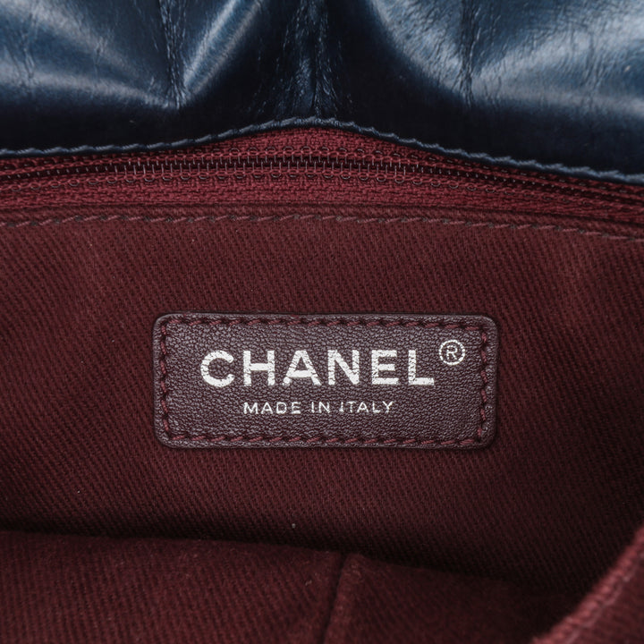 Chanel Quilted Glazed Cuir de veau Coco Pleats Flap Bleu