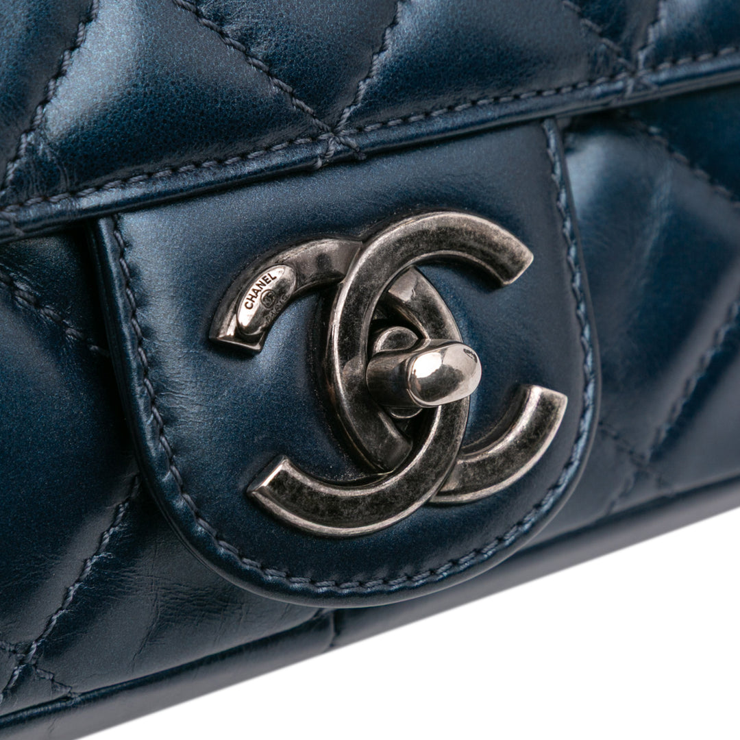 Chanel Quilted Glazed Cuir de veau Coco Pleats Flap Bleu