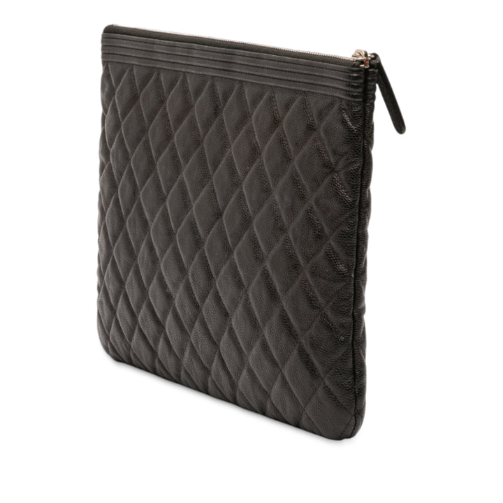 Chanel Matelassé Boy O Étui Pochette Moyen Cuir caviar