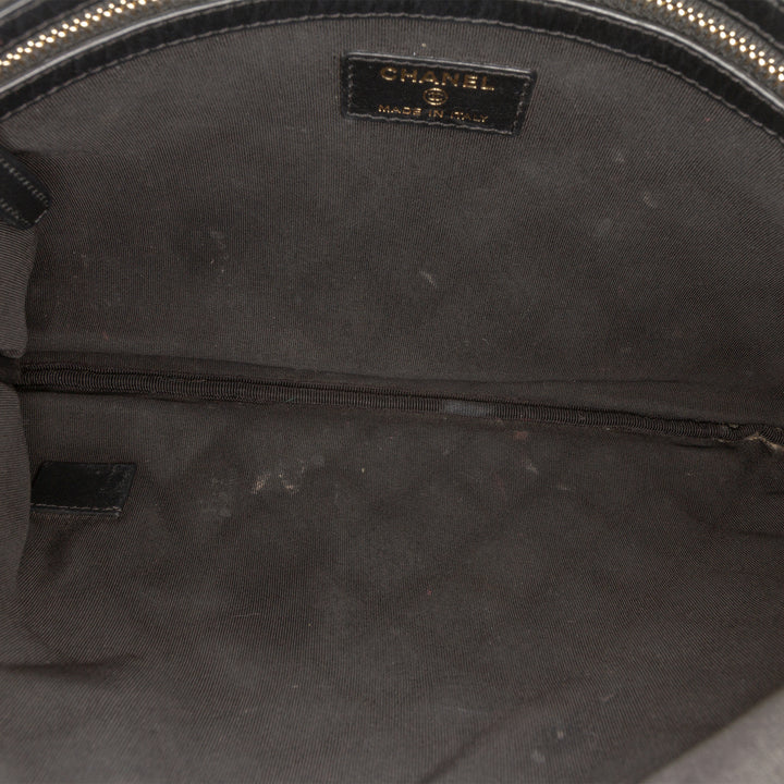 Chanel Matelassé Boy O Étui Pochette Moyen Cuir caviar