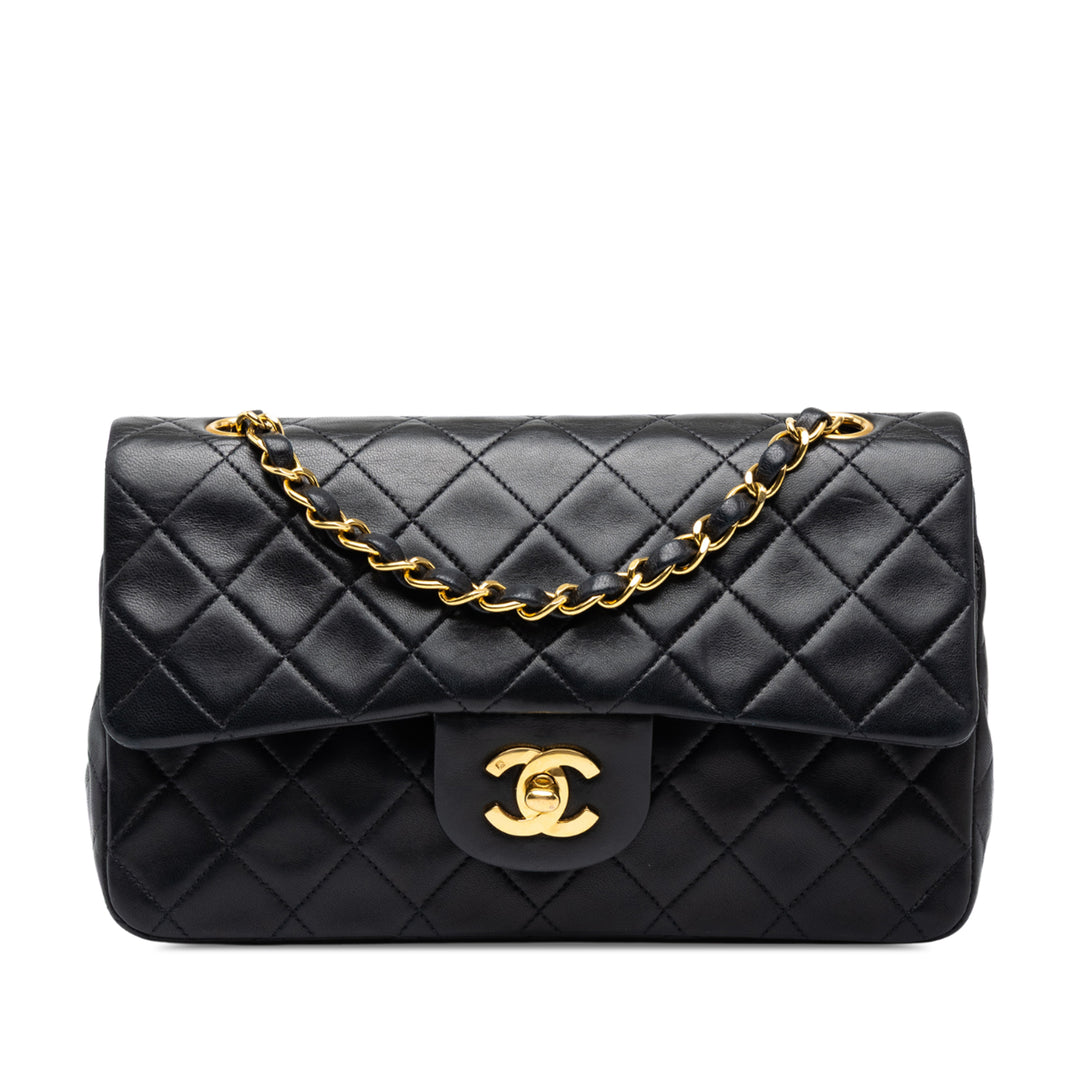 Chanel Sac porté épaule Classic Double rabat Petit Cuir d'agneau Noir – vue principale – GABY PARIS
