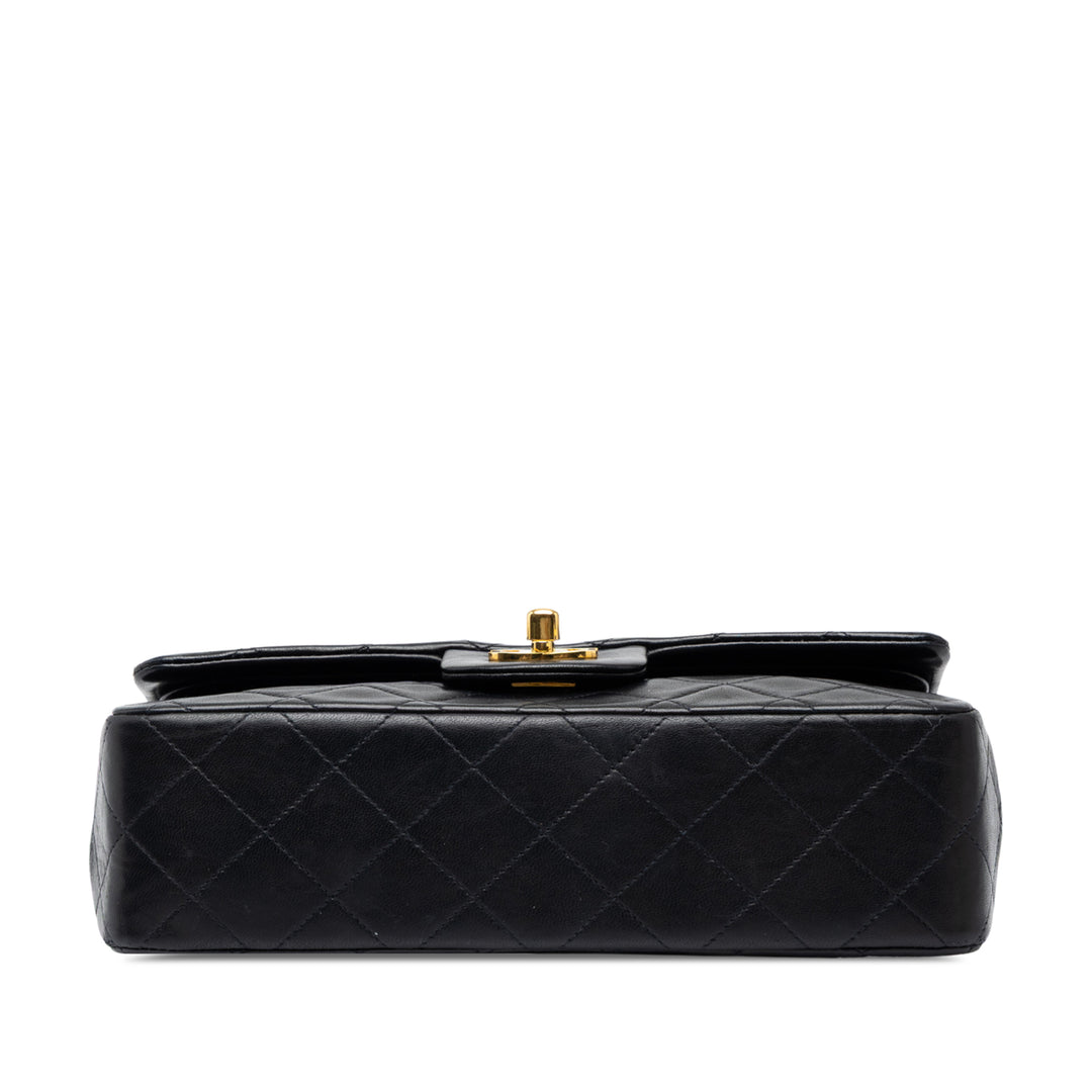 Chanel Sac porté épaule Classic Double rabat Petit Cuir d'agneau Noir – vue 3 – GABY PARIS