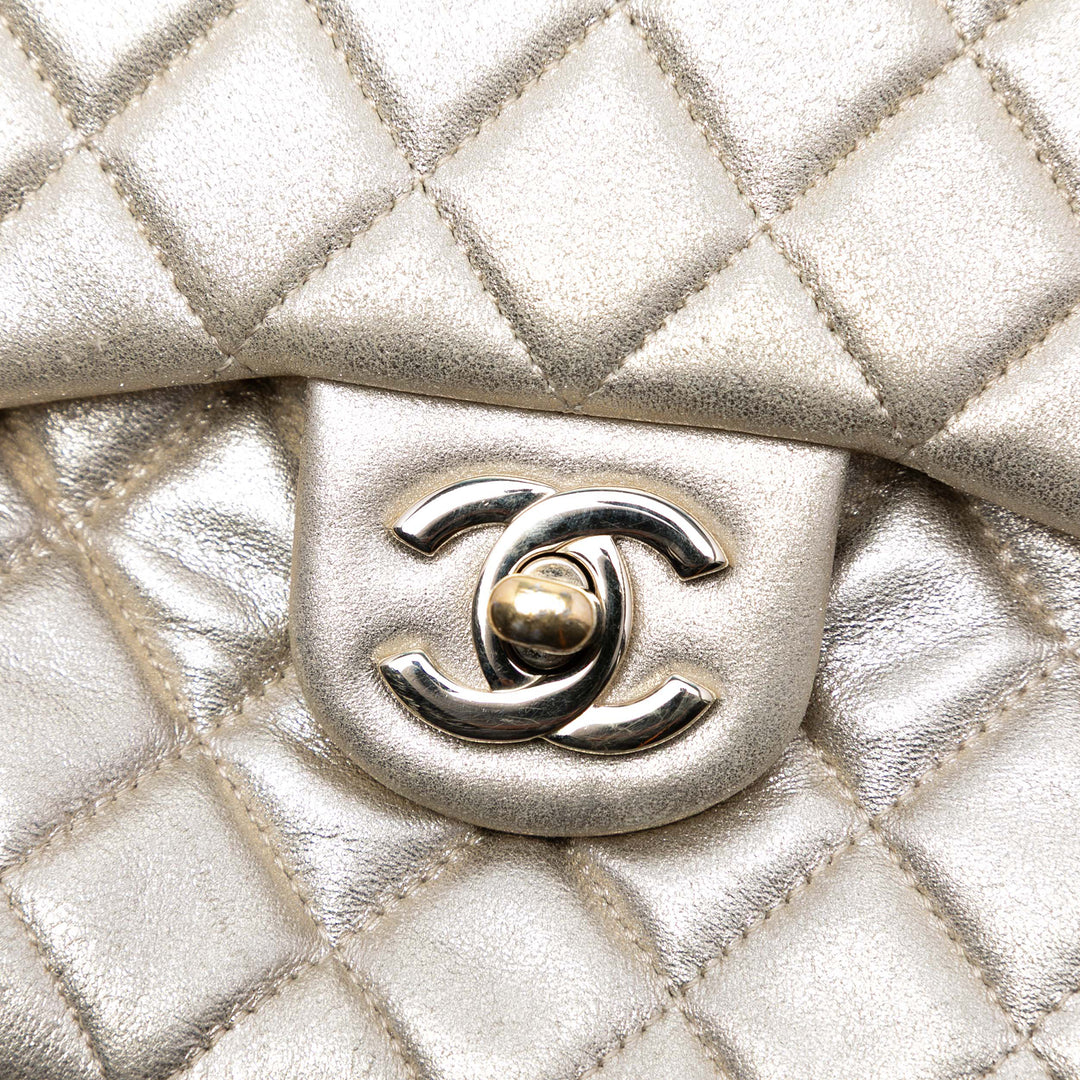 Chanel Small Metallic Cuir d’agneau In Seoul Sac à dos