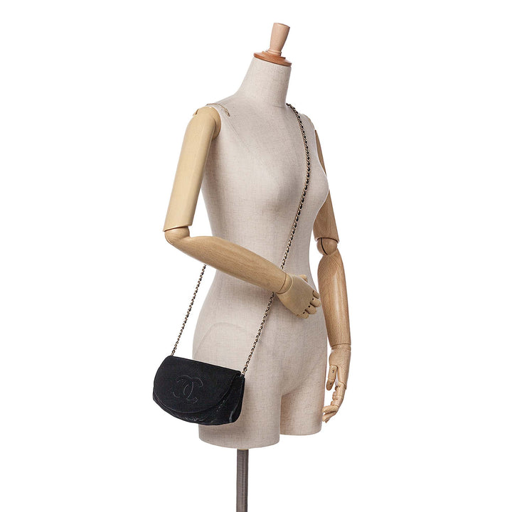 Chanel CC Velours Half Moon Wallet on Chain Noir – GABY PARIS Authentique