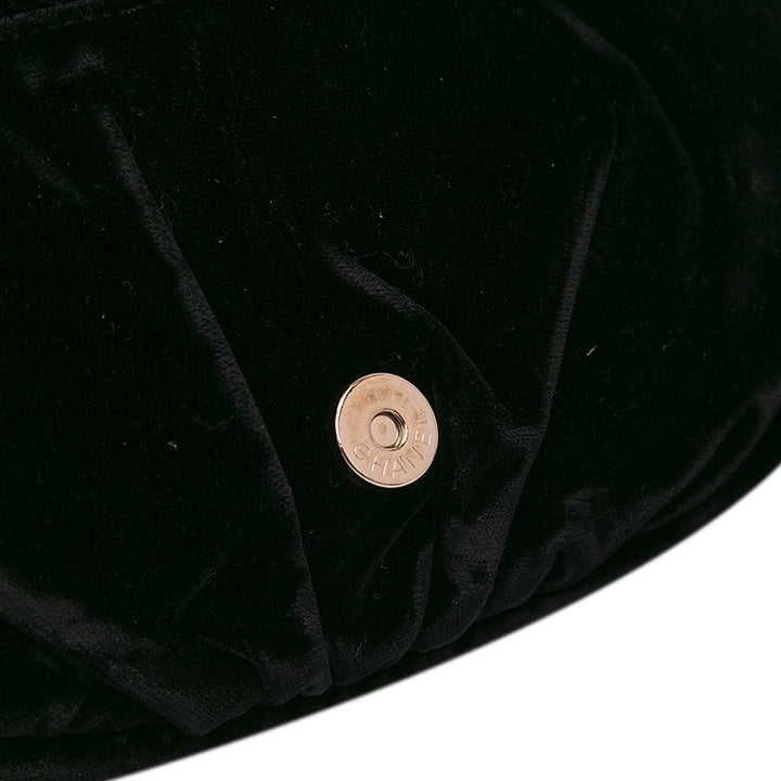 Chanel CC Velours Half Moon Wallet on Chain Noir – GABY PARIS Authentique