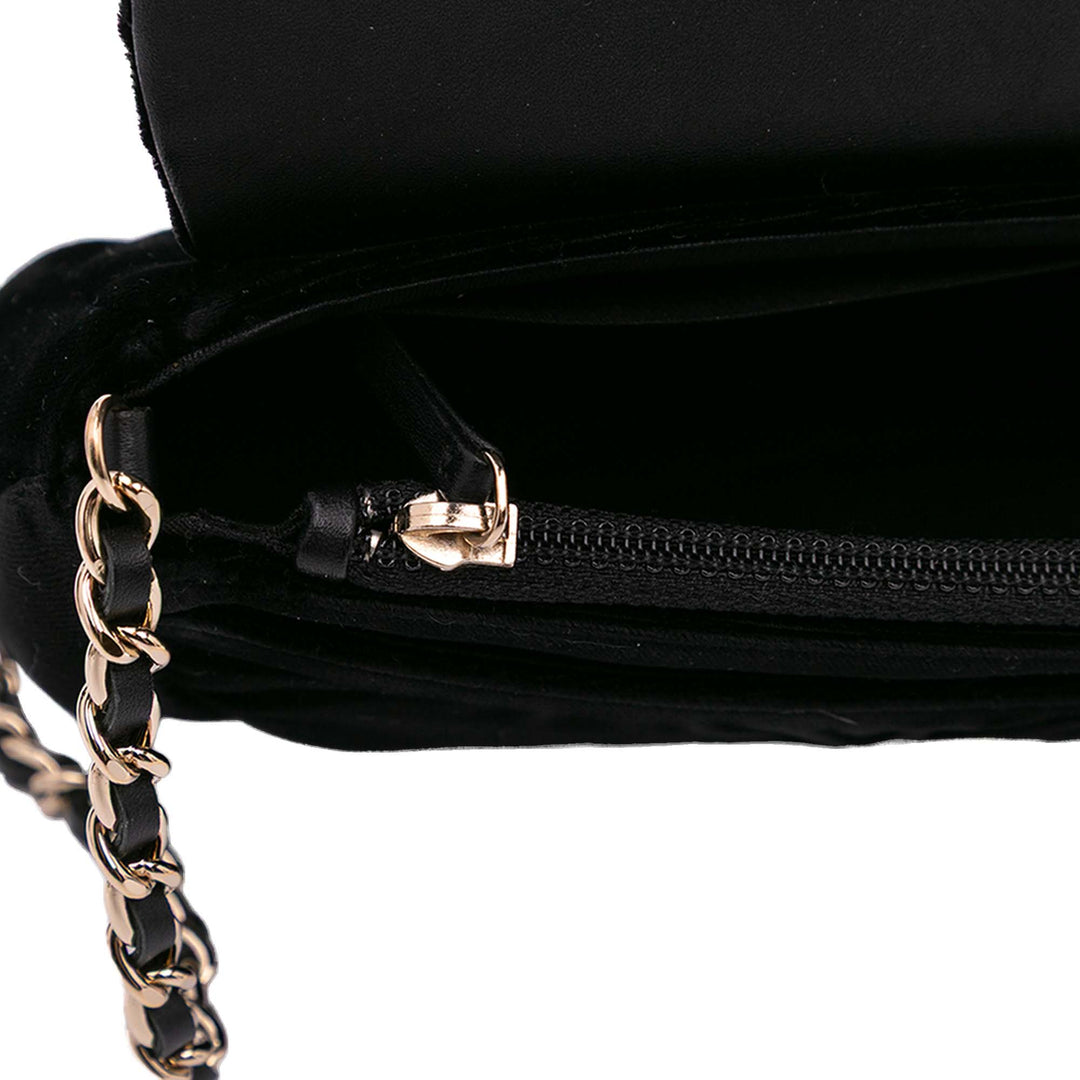 Chanel CC Velours Half Moon Wallet on Chain Noir – GABY PARIS Authentique