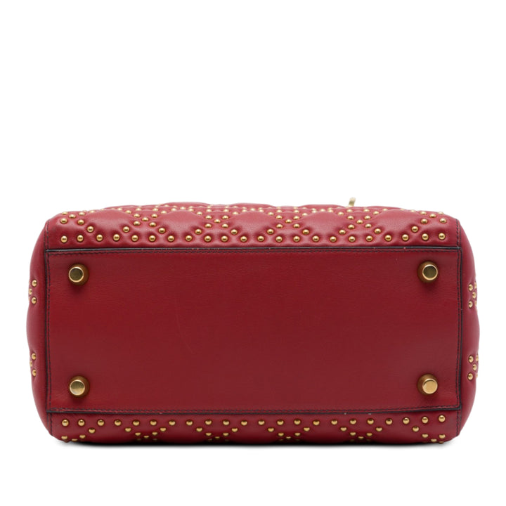 Dior Lady Dior Cannage clouté Souple Moyen Cuir d'agneau Rouge – vue 3 – GABY PARIS