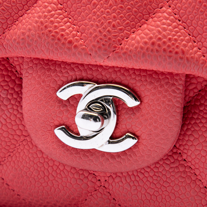 Matelassé à rabat Pochette avec chaîne Cuir caviar Rose
