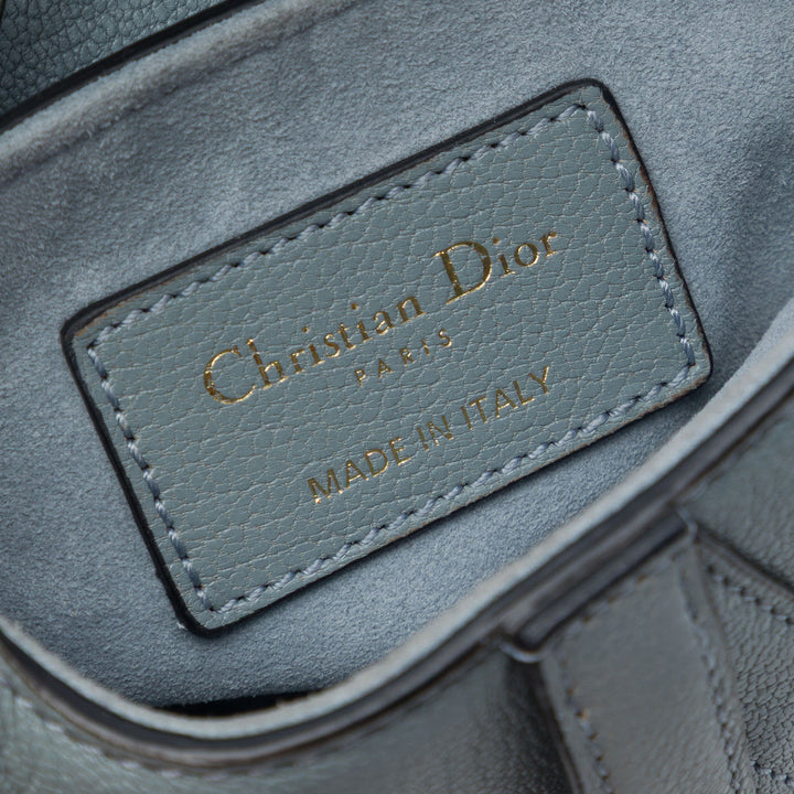 Dior Saddle Sac Micro Cuir de chèvre Bleu – vue 5 – GABY PARIS