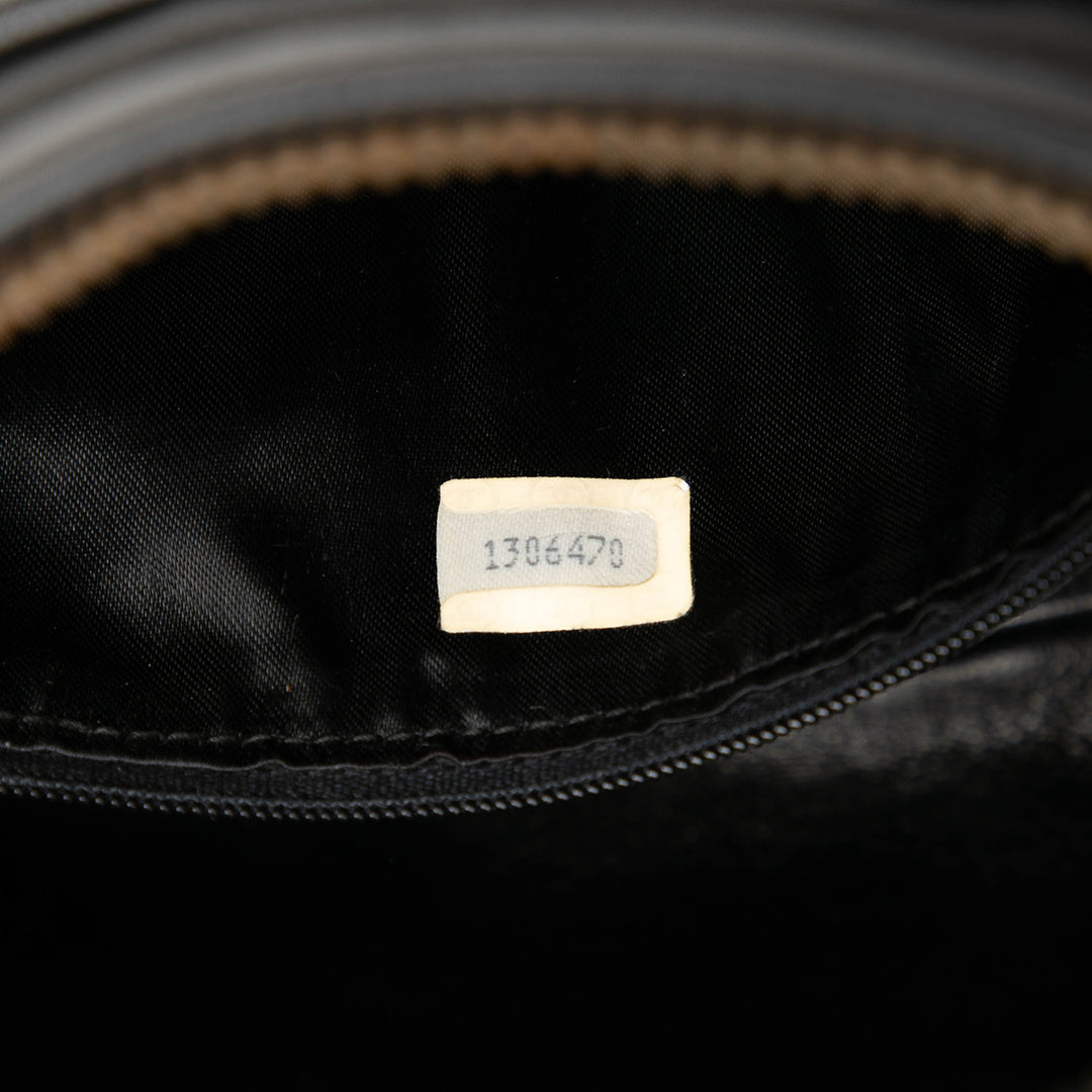 Chanel CC Matelassé Cuir d’agneau Pompon Sac caméra