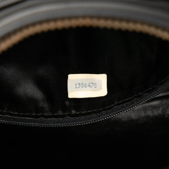 Chanel CC Matelassé Cuir d’agneau Pompon Sac caméra