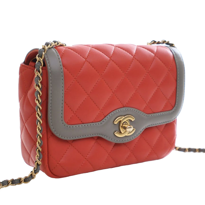 Chanel Matelassé Two Tone Day à rabat Mini Cuir d'agneau