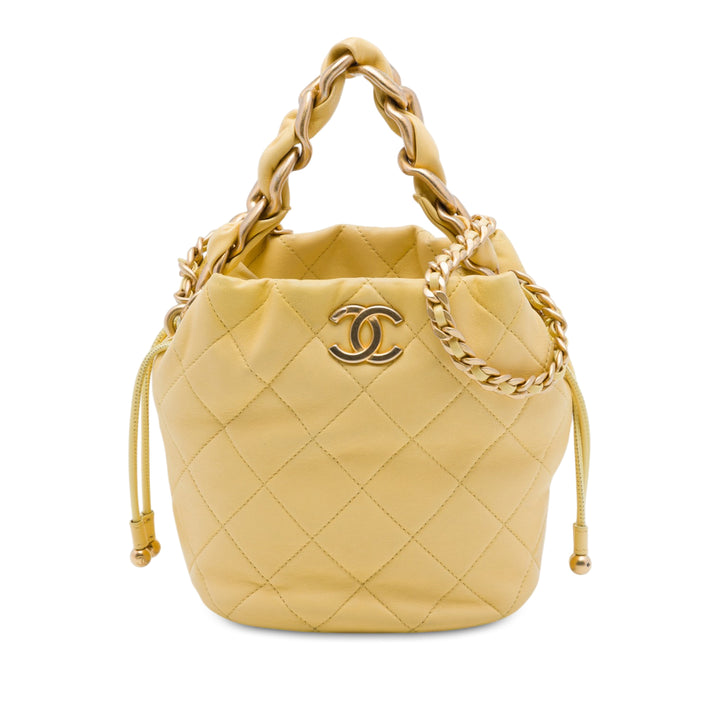 Chanel CC Matelassé Cuir d'agneau Drawstring Bucket Sac