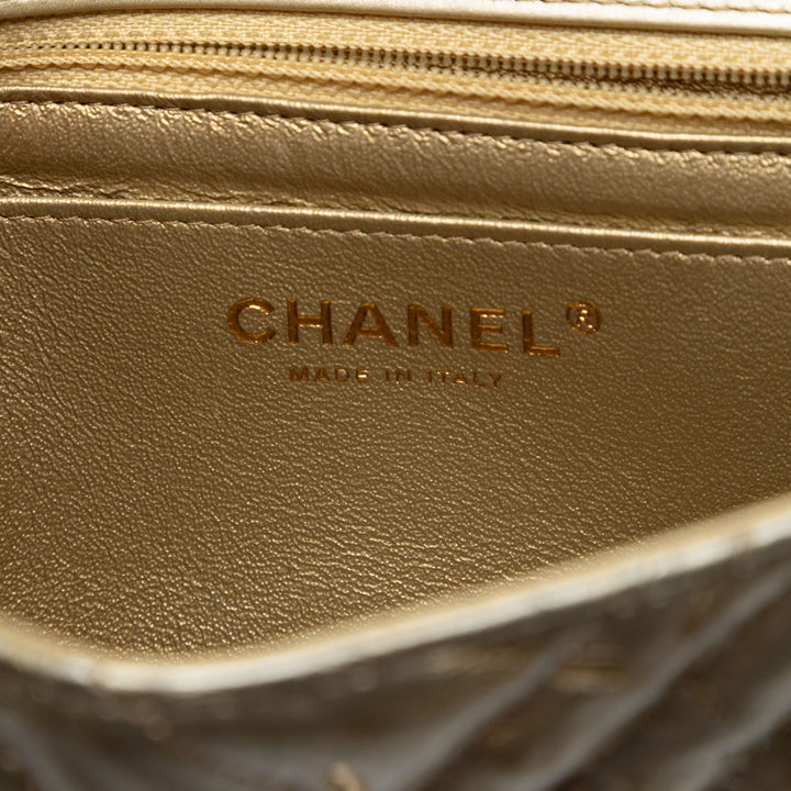 Chanel Mini Square Classic Chevron Metallic Crumpled Cuir de veau Simple rabat