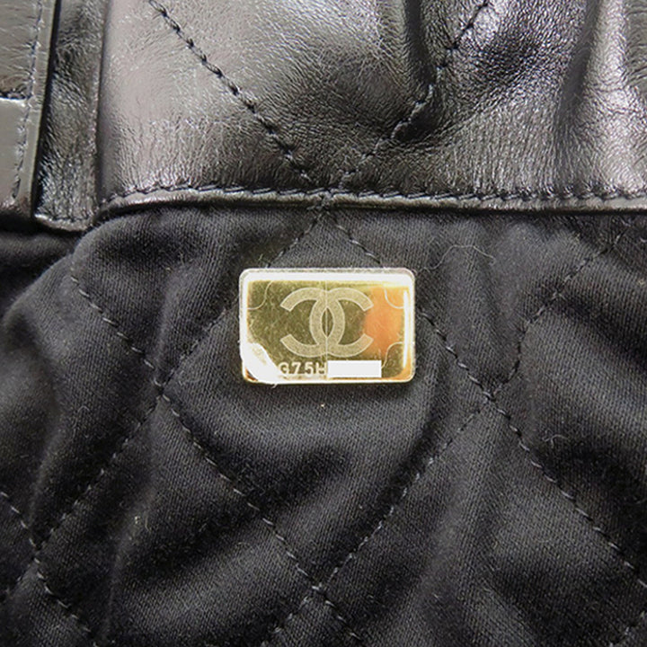 Chanel Large Matelassé brillant Cuir de veau 22 Sac à dos