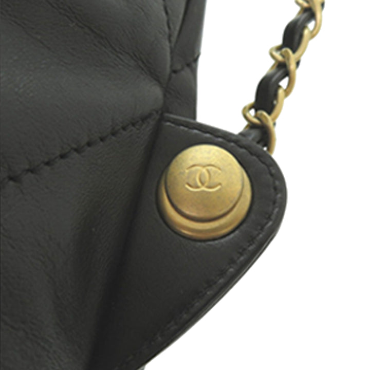 Chanel Large Matelassé brillant Cuir de veau 22 Sac à dos