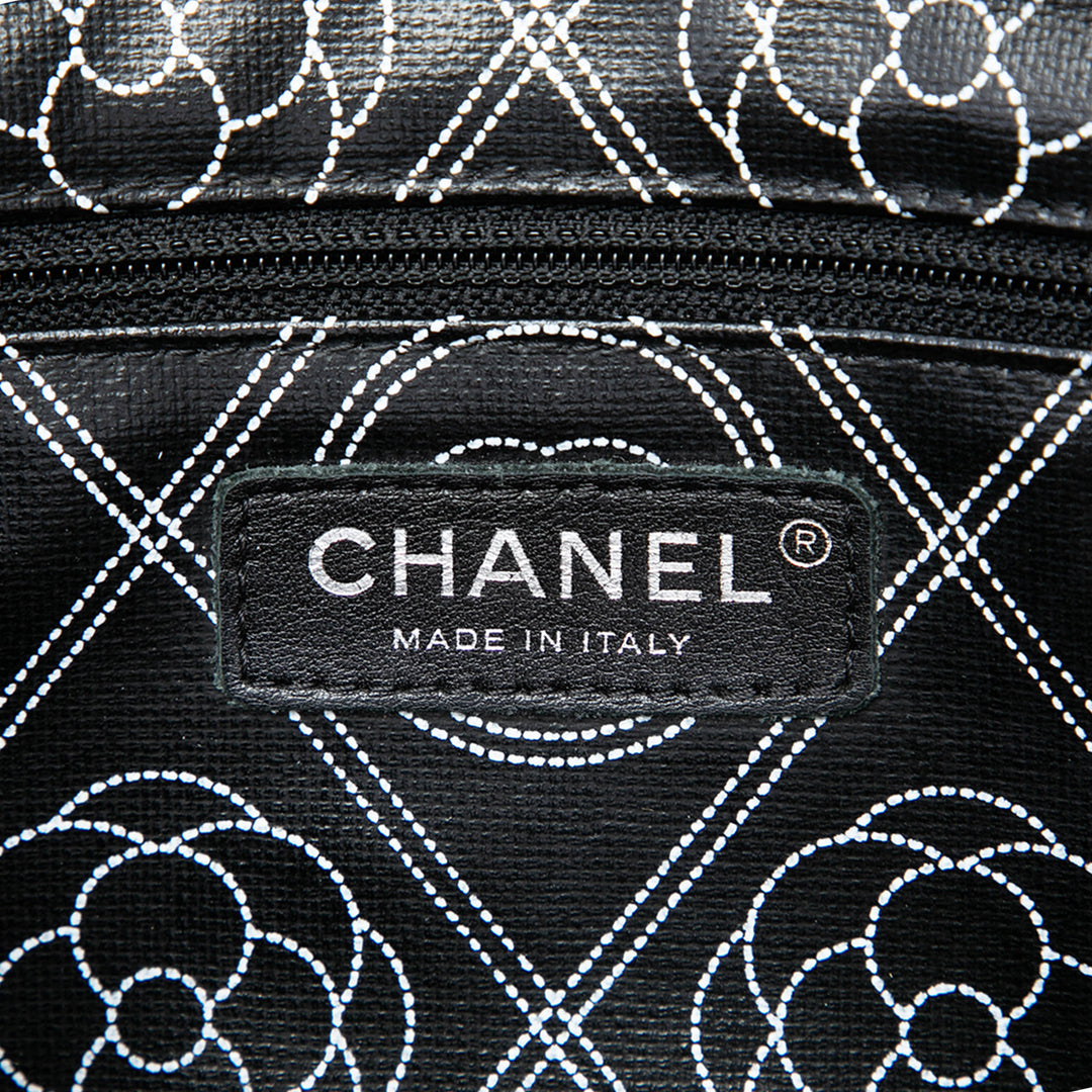 Chanel Camellia Logo Sac caméra Toile enduite Noir – vue 5 – GABY PARIS