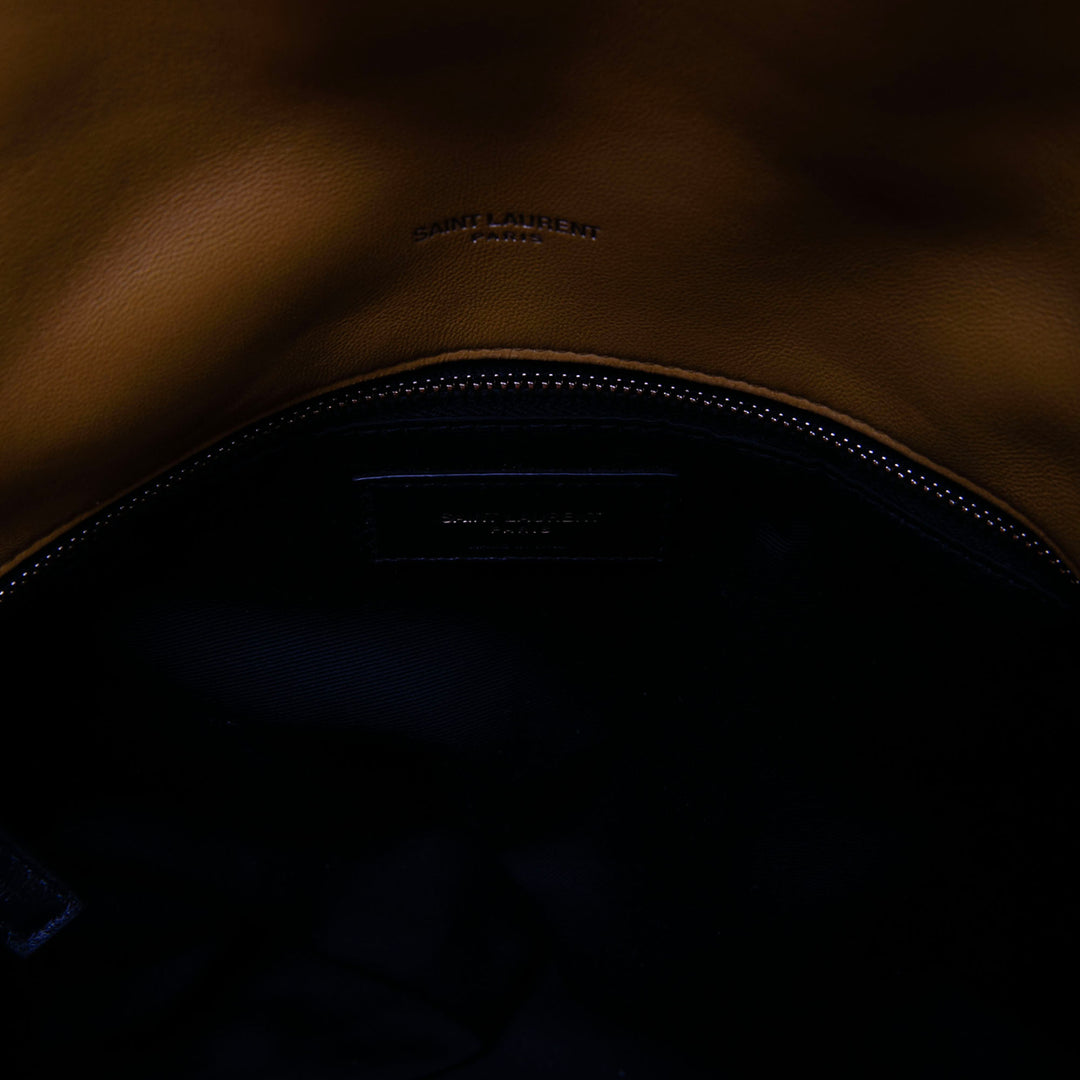 Saint Laurent Sac porté épaule Matelasse LouLou Puffer Moyen Cuir d'agneau Jaune – vue 4 – GABY PARIS