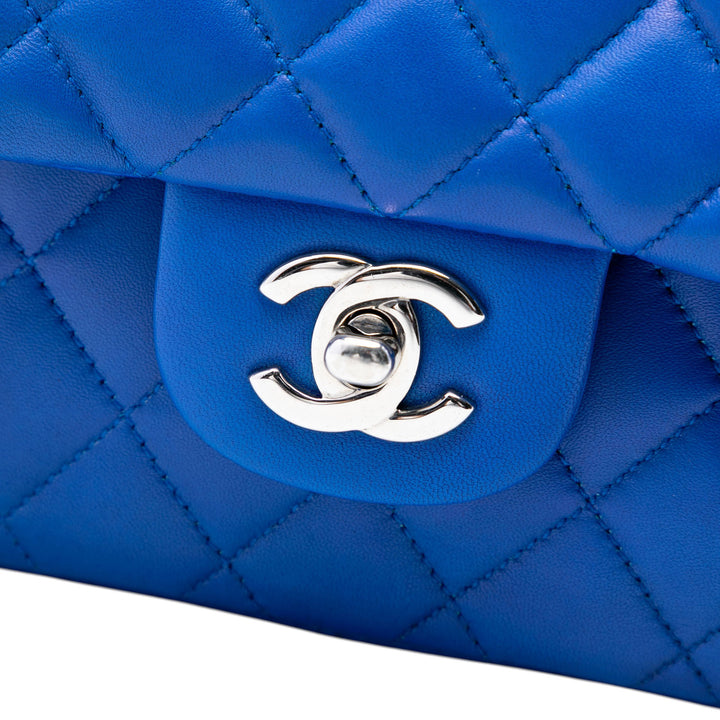 Chanel Medium Classic Cuir d’agneau Double rabat