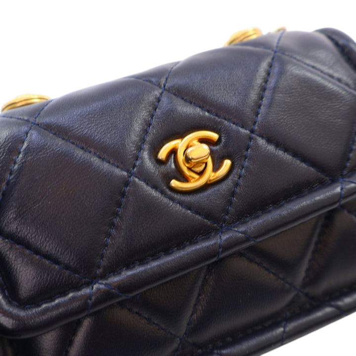 Chanel Mini Quilted Shiny Cuir d’agneau Button On Top Flap Bleu – GABY PARIS Authentique