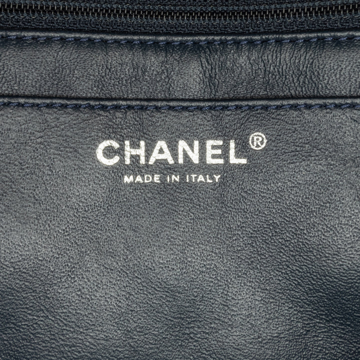 Jumbo Classic Patent Double Flap Blue - Gaby Paris