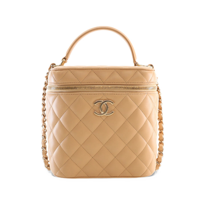 Chanel Vanity CC Matelassé avec chaîne Cuir d'agneau Beige – vue principale – GABY PARIS