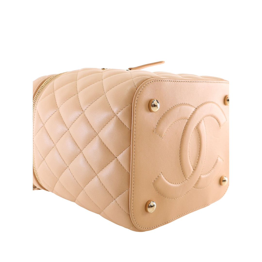 Chanel Vanity CC Matelassé avec chaîne Cuir d'agneau Beige – vue 11 – GABY PARIS