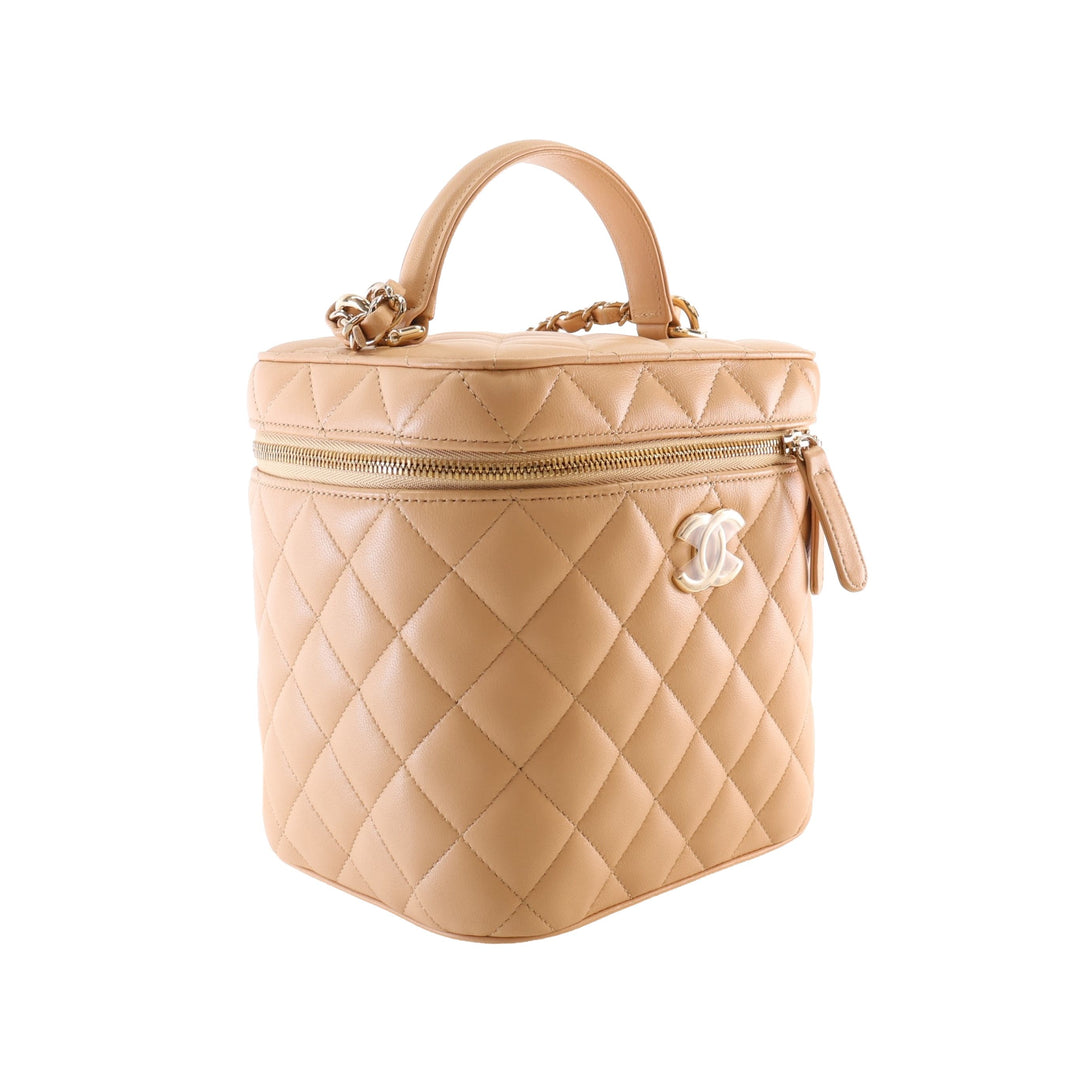 Chanel Vanity CC Matelassé avec chaîne Cuir d'agneau Beige – vue 15 – GABY PARIS