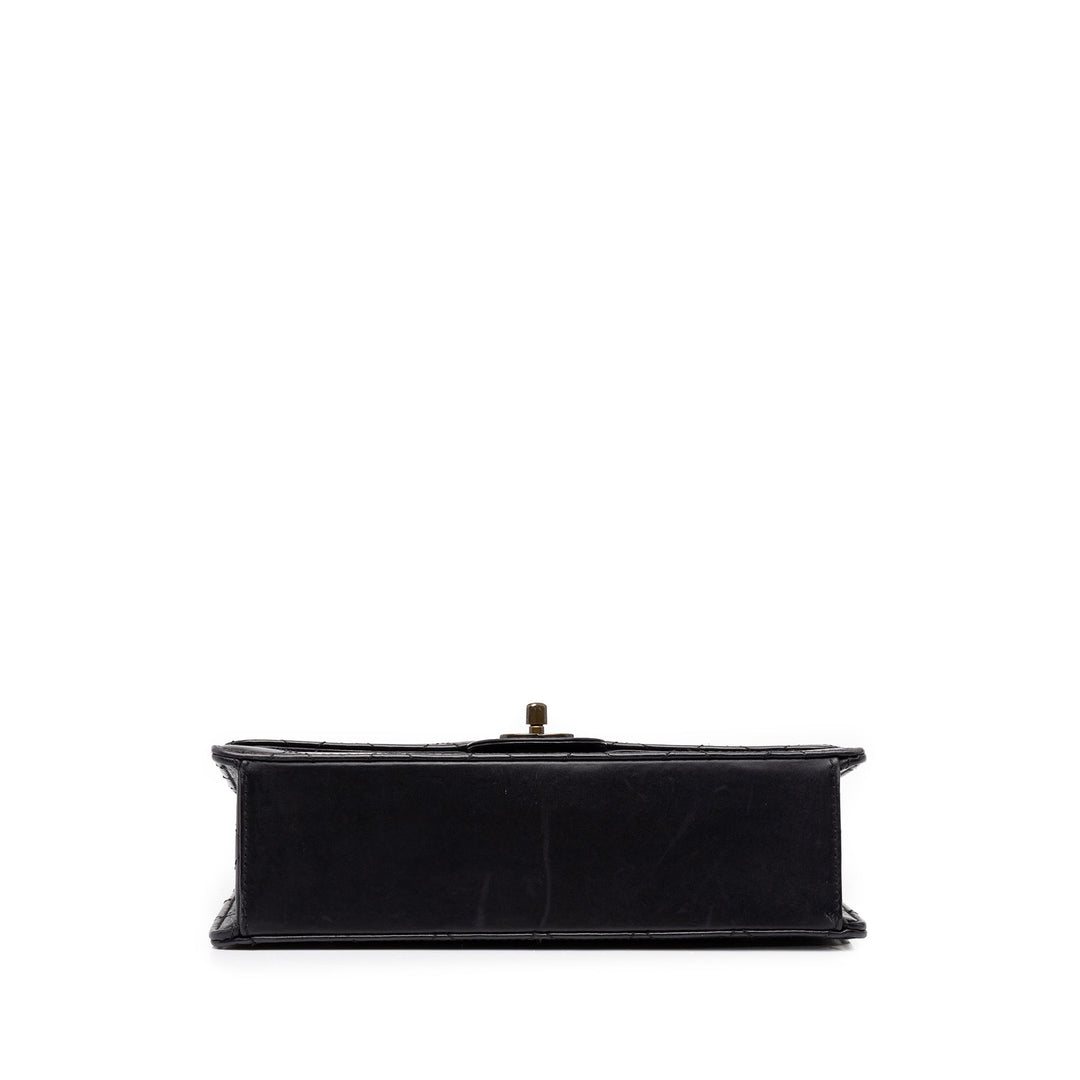 Chanel CC Matelassé Rabat simple Moyen Cuir d'agneau Noir – vue 3 – GABY PARIS