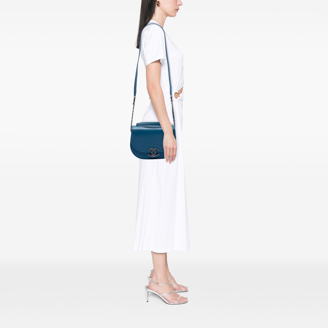 Chanel Medium brillant Cuir de veau et Matelassé Cuir de chèvre Coco Curve à rabat