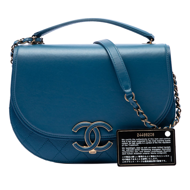 Chanel Medium brillant Cuir de veau et Matelassé Cuir de chèvre Coco Curve à rabat