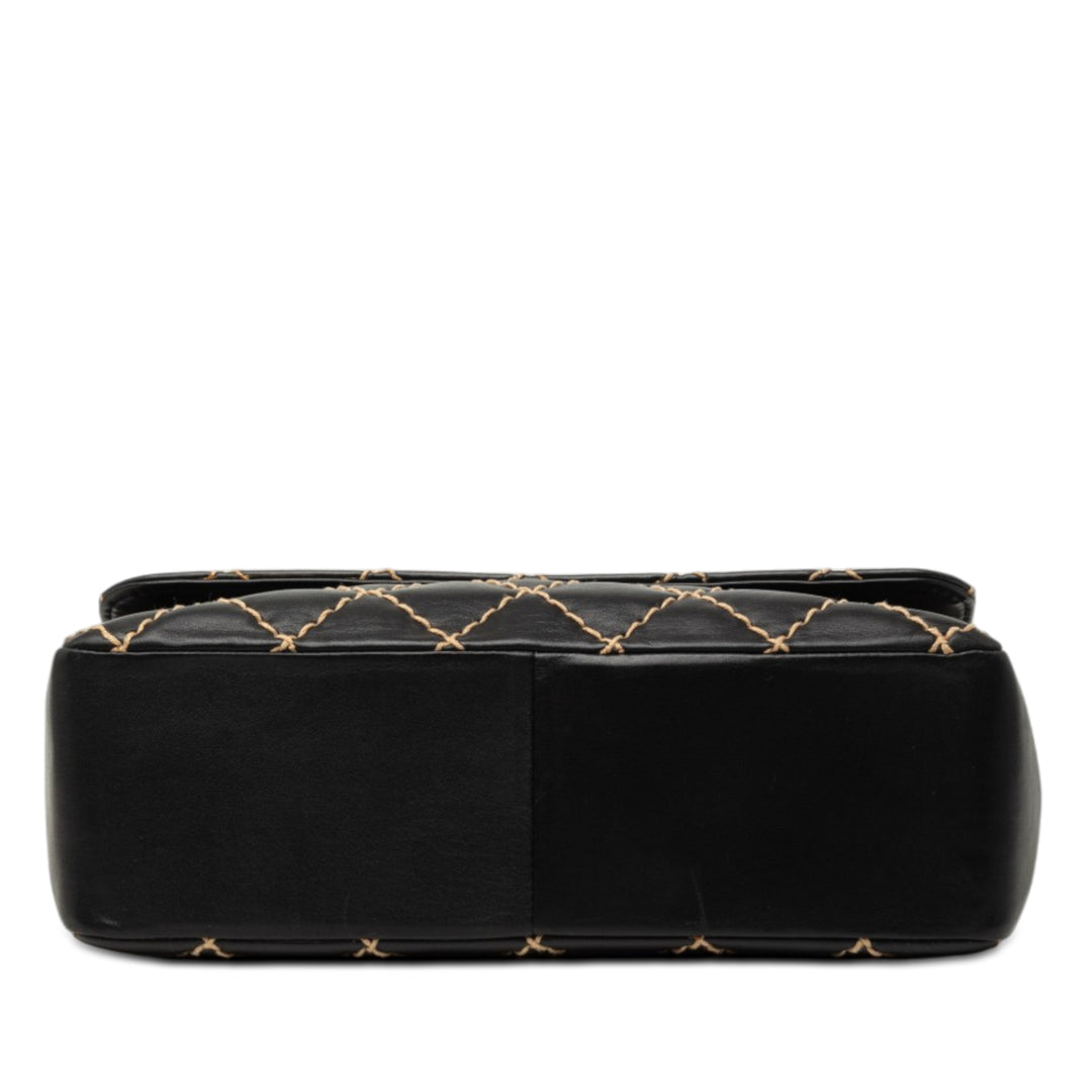 Chanel Jumbo CC Matelassé Cuir d'agneau Wild Stitch à rabat