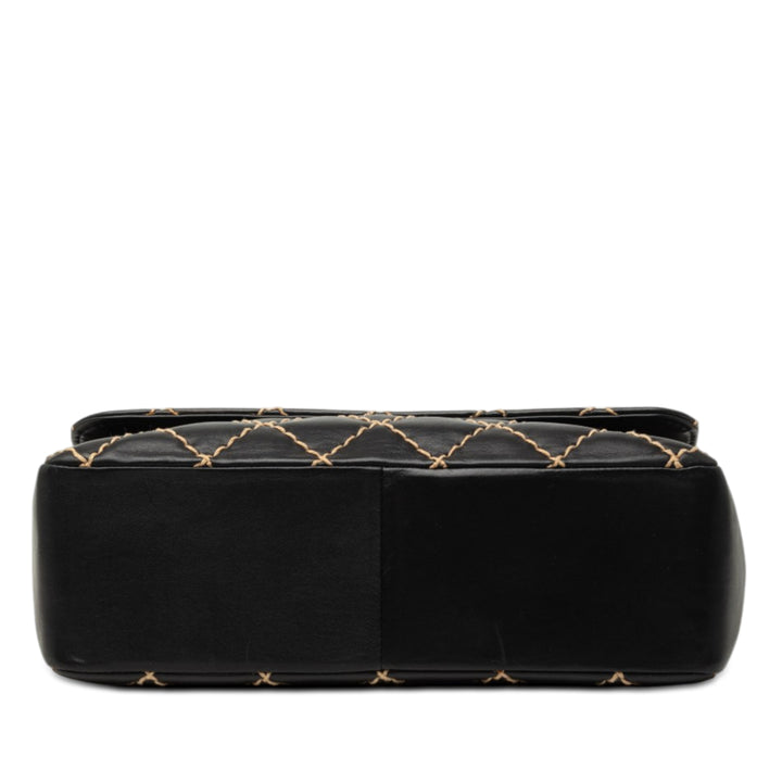 Chanel Jumbo CC Matelassé Cuir d'agneau Wild Stitch à rabat