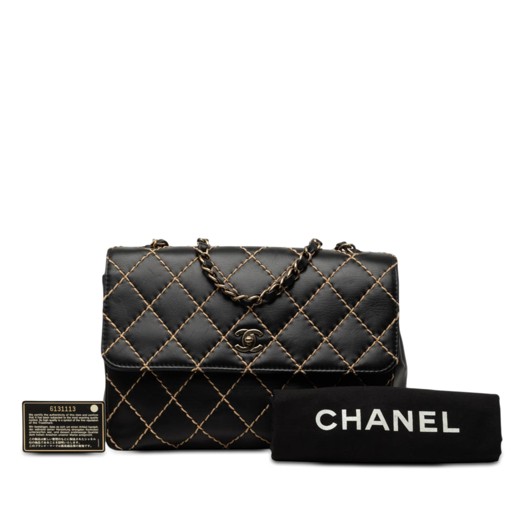 Chanel Jumbo CC Matelassé Cuir d'agneau Wild Stitch à rabat