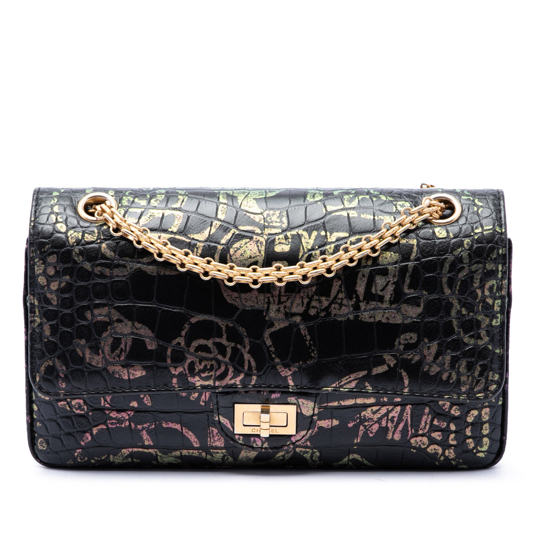Chanel Croc embossé Graffiti Cocodile Reissue 2.55 Double rabat 226 Cuir de veau Noir – vue principale – GABY PARIS
