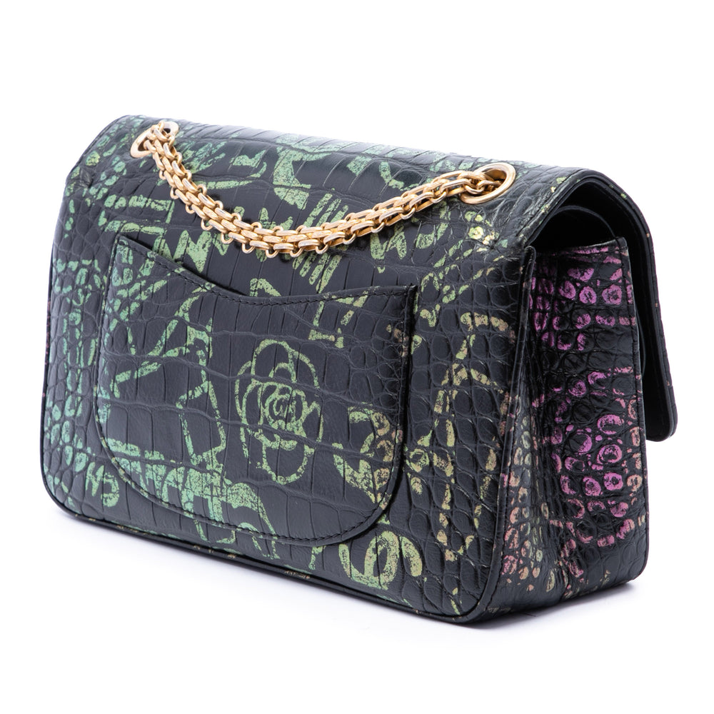 Chanel Croc embossé Graffiti Cocodile Reissue 2.55 Double rabat 226 Cuir de veau Noir – vue 2 – GABY PARIS