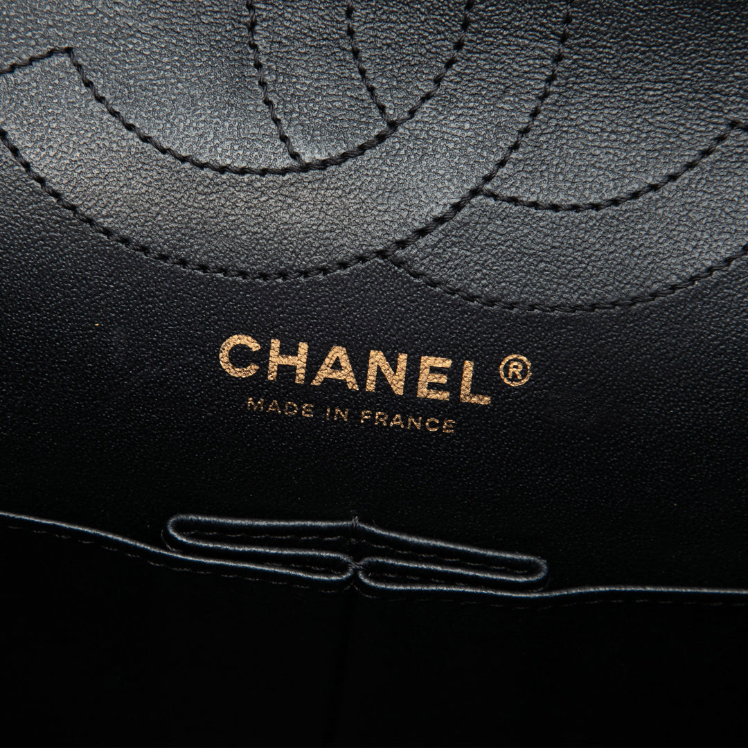 Chanel Croc embossé Graffiti Cocodile Reissue 2.55 Double rabat 226 Cuir de veau Noir – vue 5 – GABY PARIS