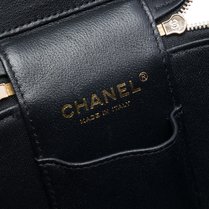CC Matelassé Vanity avec chaîne Cuir caviar Noir