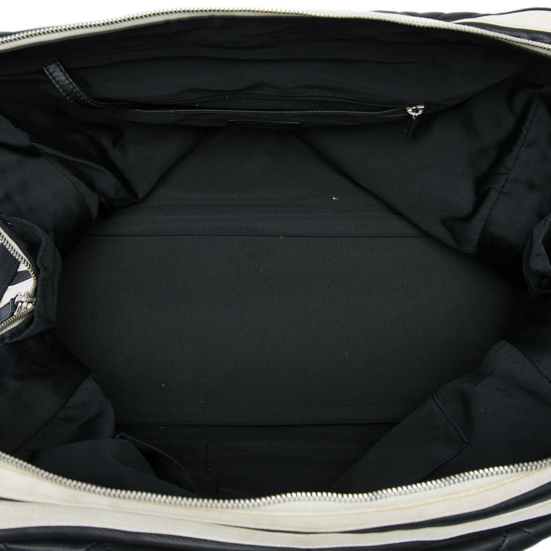Chanel Sac porté épaule Paris Venice Matelassé Lido Cuir d'agneau Noir – vue 4 – GABY PARIS
