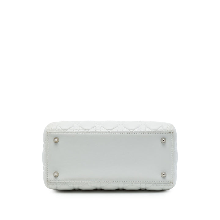 Dior Sac à main Lady Dior Cannage Moyen Cuir d'agneau Blanc – vue 3 – GABY PARIS