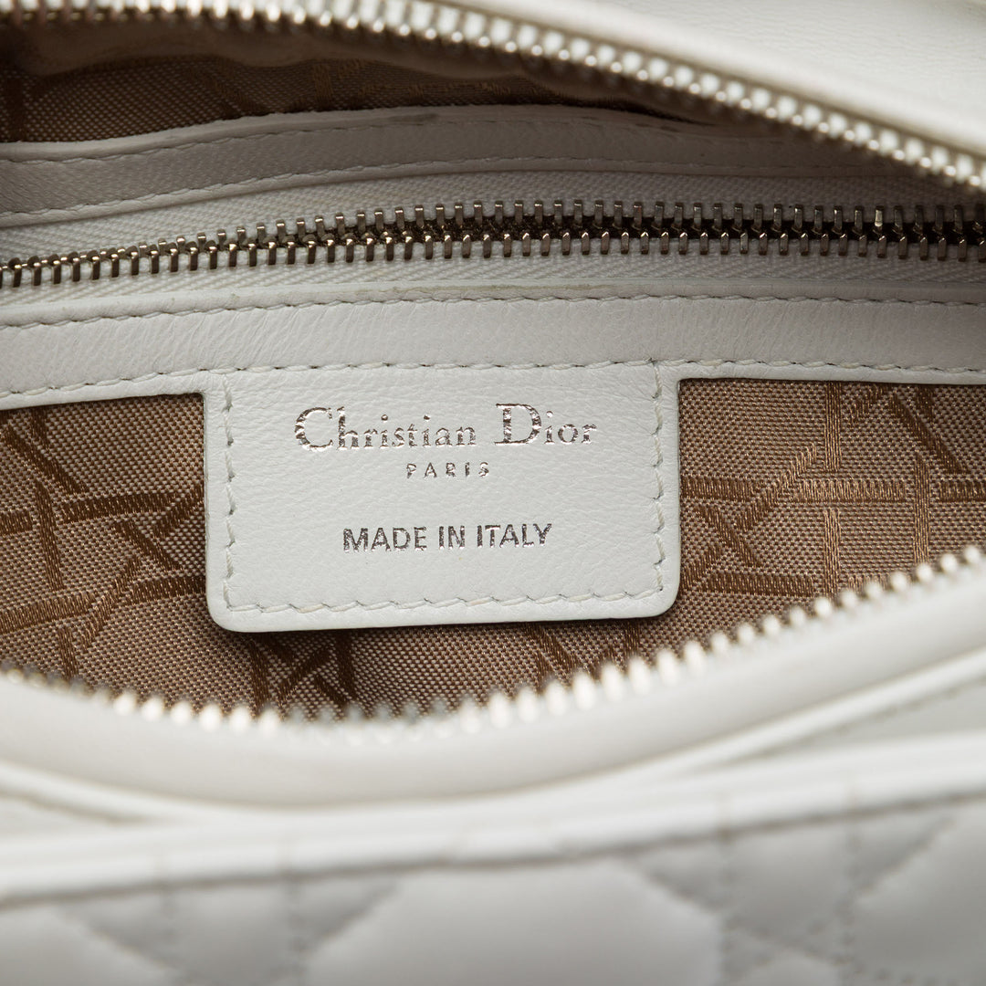Dior Sac à main Lady Dior Cannage Moyen Cuir d'agneau Blanc – vue 5 – GABY PARIS