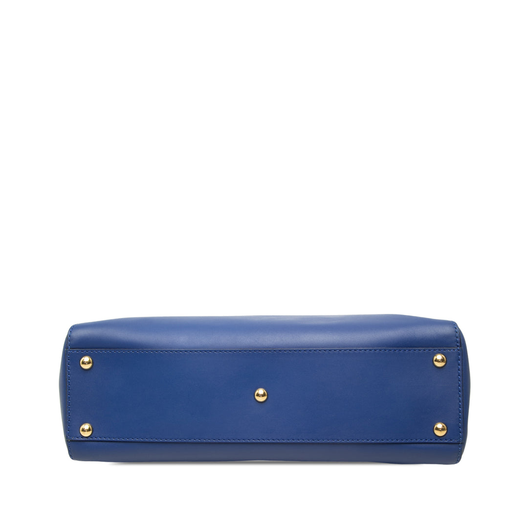 Fendi Sac à main Peekaboo Iconic Moyen Cuir de veau Bleu – vue 3 – GABY PARIS