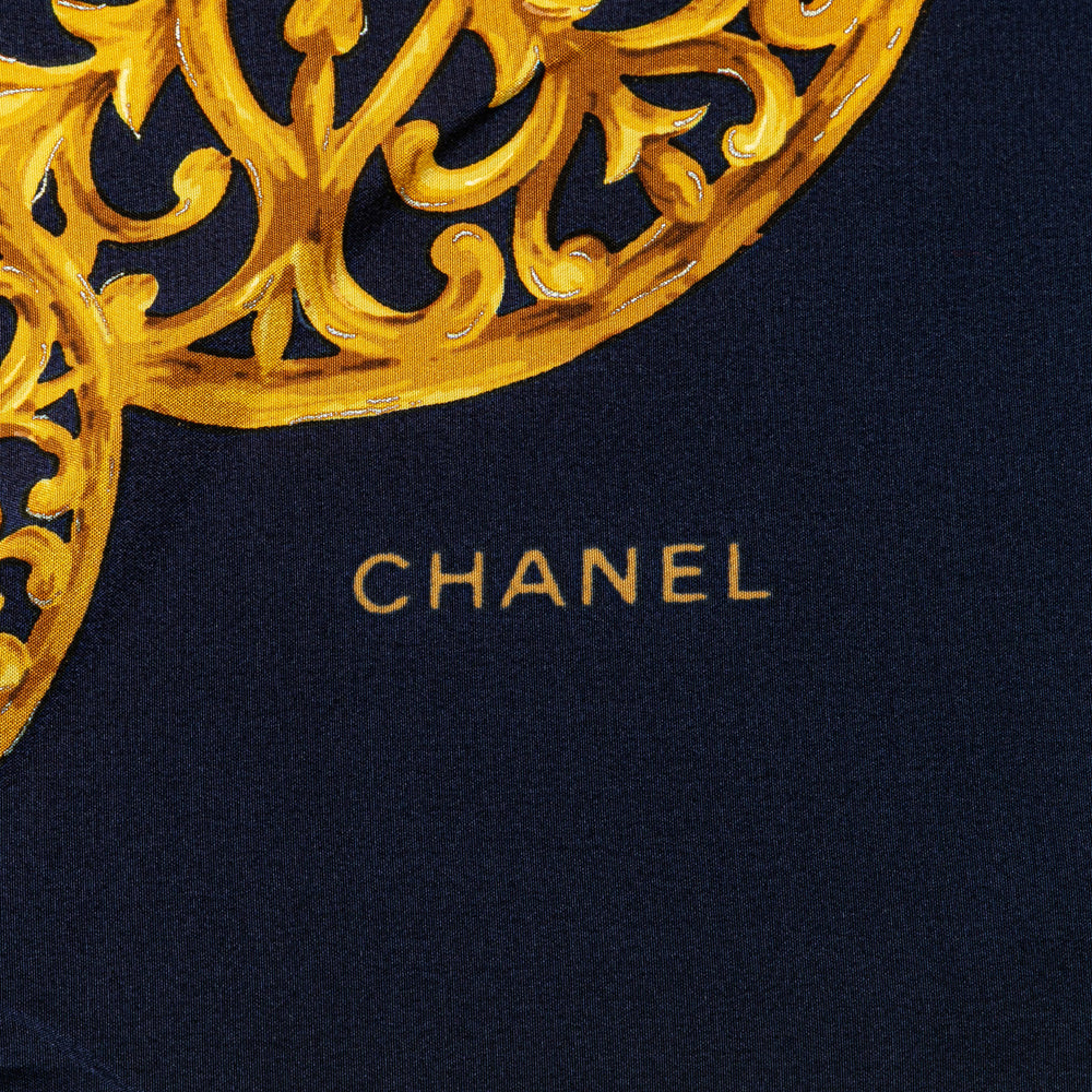 Chanel Gripoix Buttons Soie Foulard Bleu – GABY PARIS Authentique