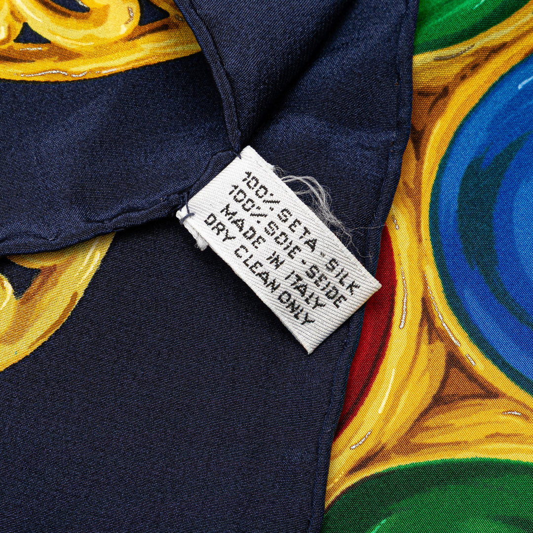 Chanel Gripoix Buttons Soie Foulard Bleu – GABY PARIS Authentique