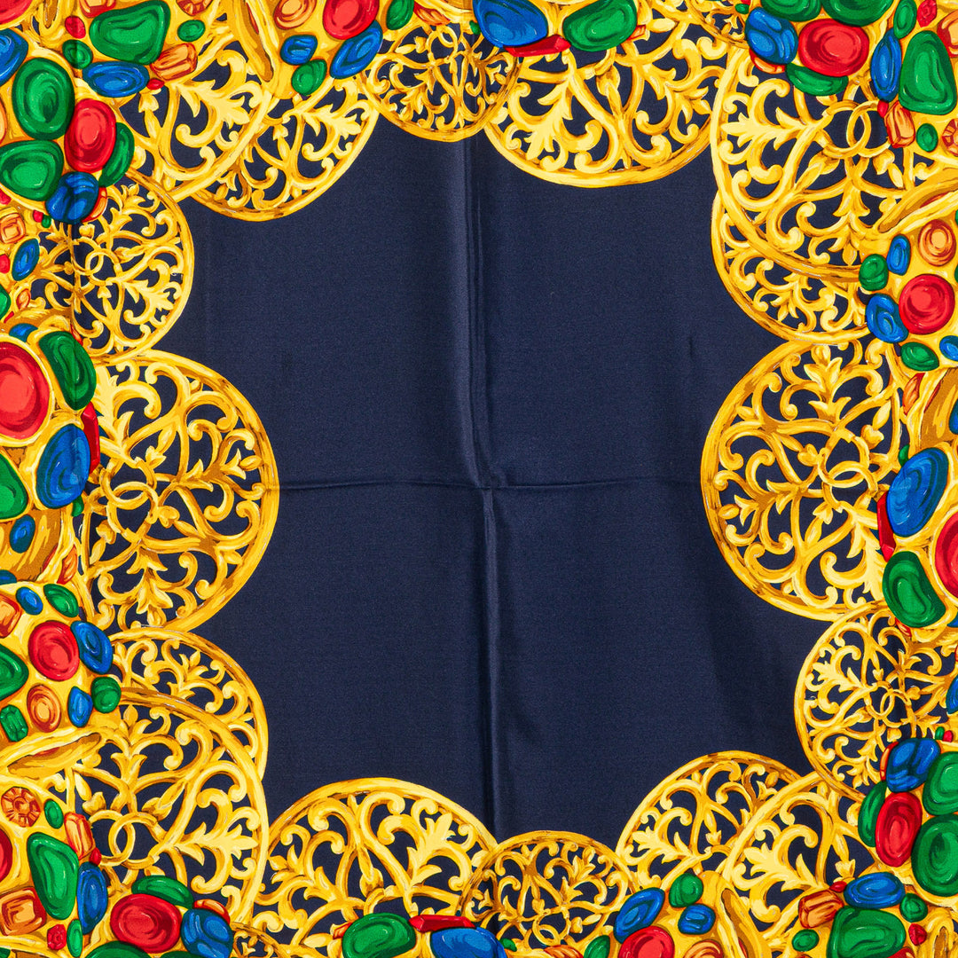 Chanel Gripoix Buttons Soie Foulard Bleu – GABY PARIS Authentique