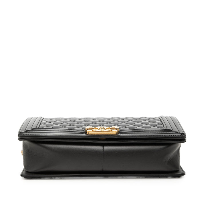Chanel Medium Matelassé Cuir verni Boy à rabat